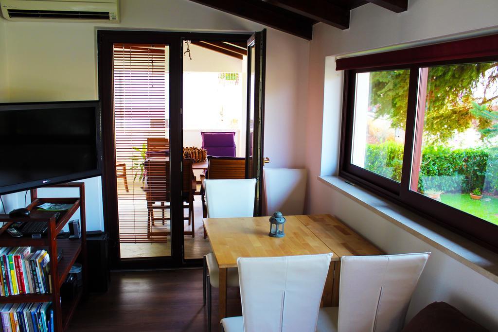 פורץ Apartment Pinia מראה חיצוני תמונה